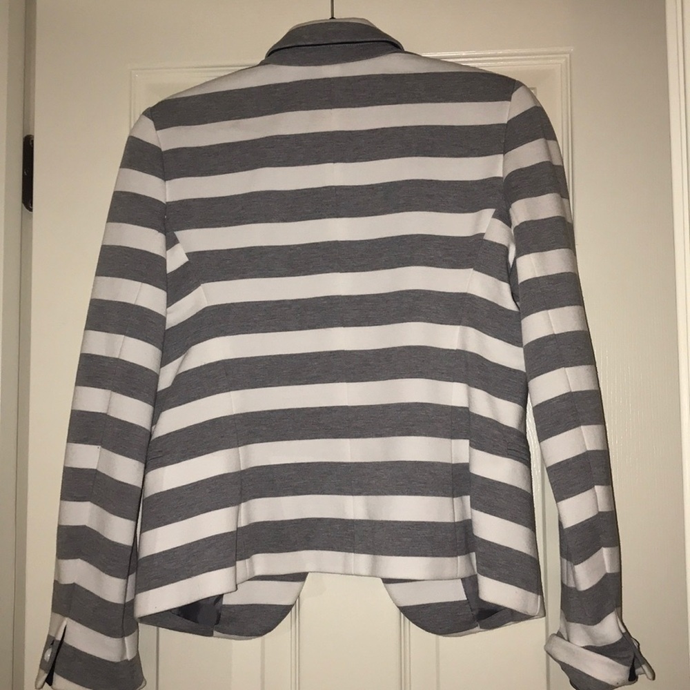 Blazer - Picture 2 of 2